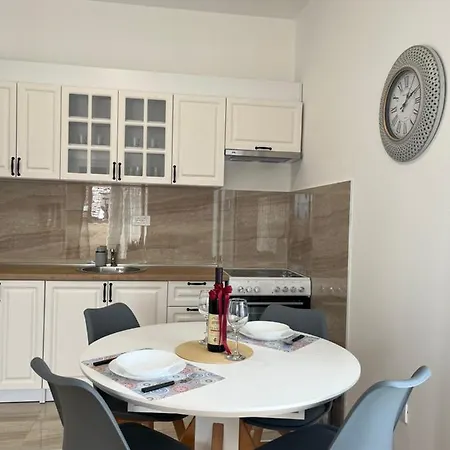 Garden Apartman *